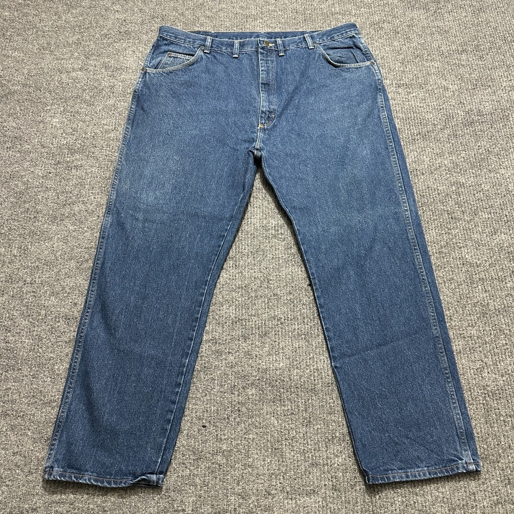 Vintage Made In USA Wrangler Rugged Wear Jeans Mens Size 44x30 Blue Classic Fit